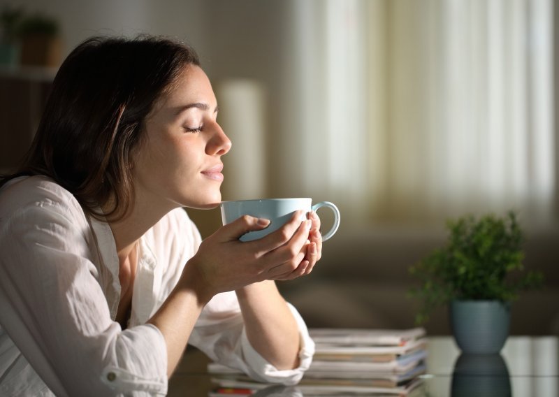 Znanstvenici upozoravaju: Previše kave dnevno utječe na volumen mozga i prijeti vam veća šansa za demenciju