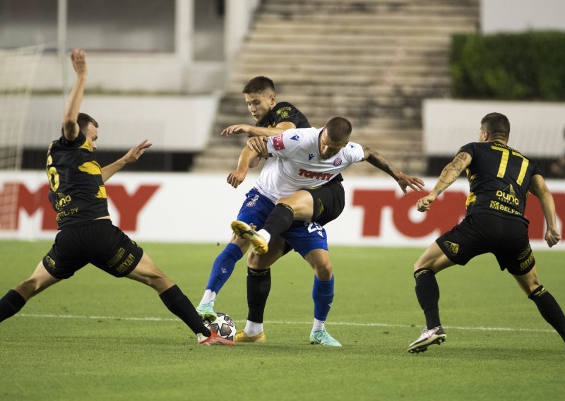 [VIDEO/FOTO] Šok na Poljudu! Osijek je u samoj završnici derbija s Hajdukom preokrenuo utamkicu i golom Pilja pobijedio 2:1