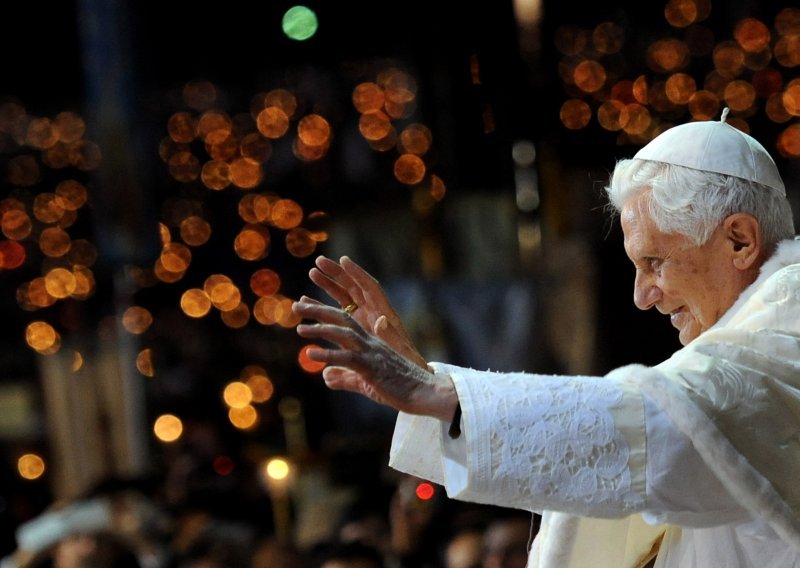 Bivši papa Benedikt kritizirao njemačke katolike