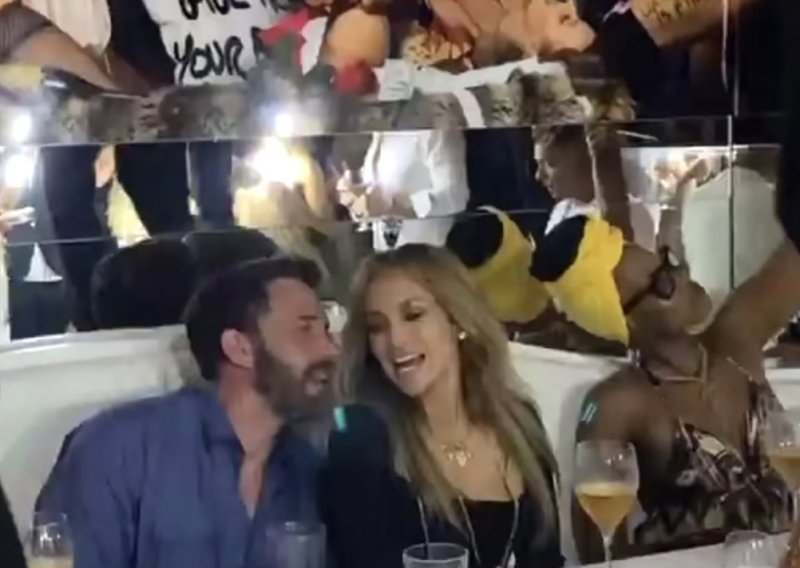 Jennifer Lopez i Ben Affleck reprizirali gotovo 20 godina staru scenu: U prvom planu je njen 'ponos'