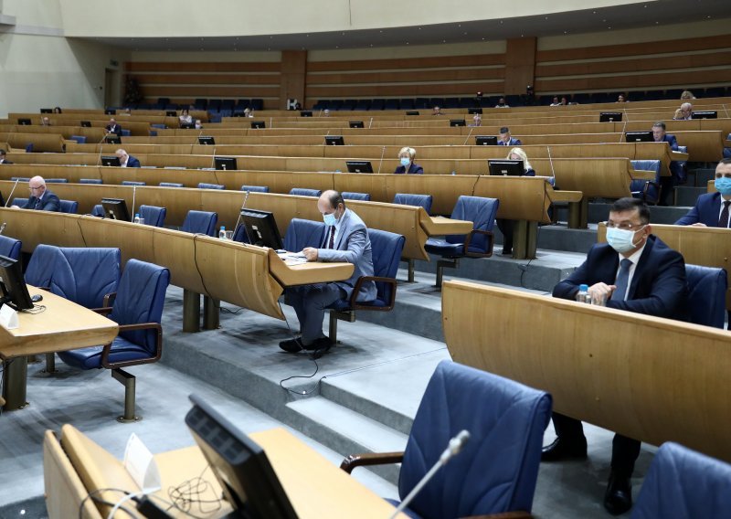 Srpski zastupnici u BiH bojkotirali sjednicu državnog parlamenta