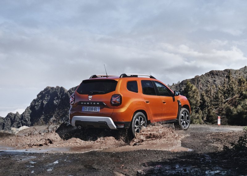 [FOTO/VIDEO] Dacia ima tajno oružje protiv ogrebotina: Alternativna metoda izrade zaštite podvozja