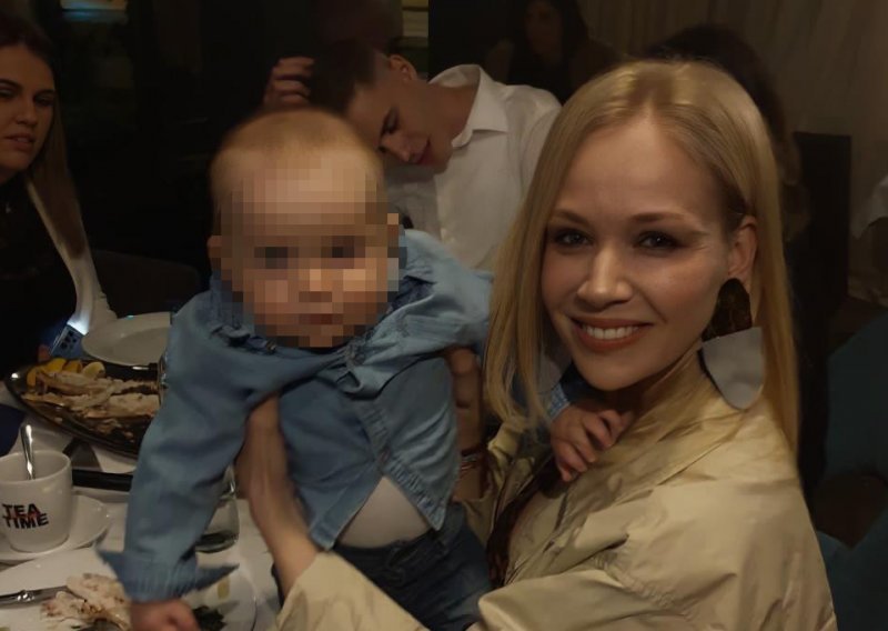 Raznježena Jelena Rozga u zanimljivom društvu