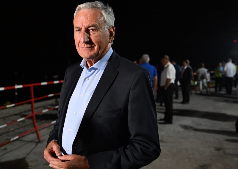 Župan Dobroslavić: Sramotna odluka o imenovanju bazena u Kotoru po zapovjedniku straže u logoru Morinj