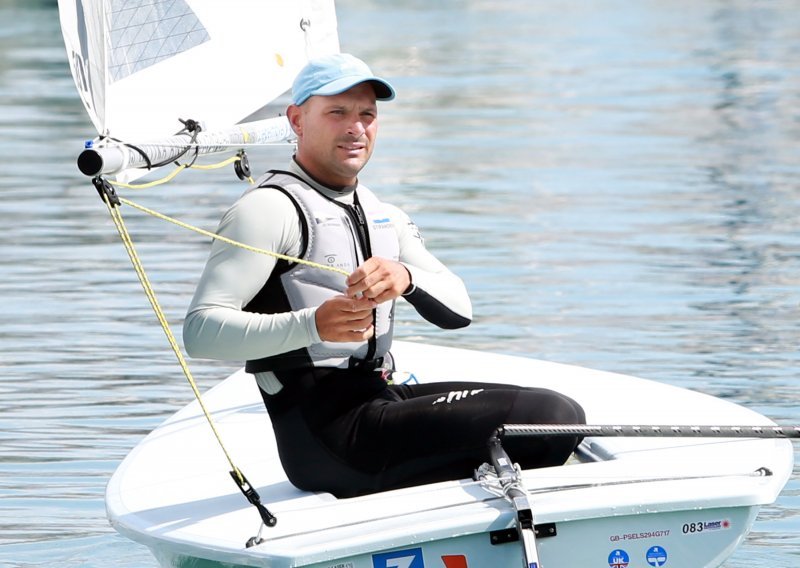 Fantastični Tonči Stipanović u ovom trenutku ima osvojenu brončanu olimpijsku medalju; čeka ga još samo završni plov...