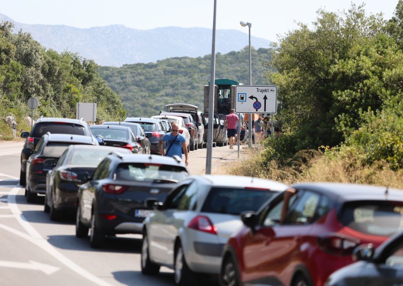 'Jučer sam gledao statistiku i nisam mogao vjerovati svojim očima. Turisti mole da im se pomogne i pristaju na sve!'