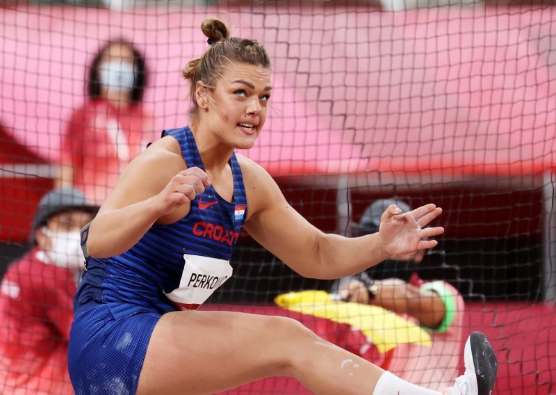 [FOTO] Čudesnoj seriji došao je kraj, Sandra Perković nije mogla do olimpijske medalje: Potop i prekid u Tokiju te niz loših hitaca ostavio je na četvrtom mjestu!