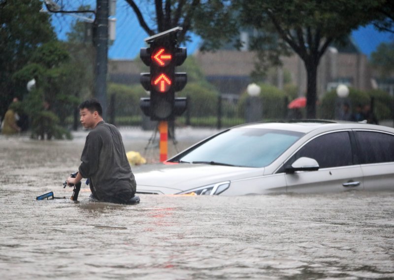Više od 300 mrtvih i 50 nestalih u srpanjskim poplavama u Kini