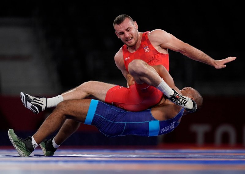 Ivan Huklek ipak nije uspio doći do olimpijske bronce: Savladao ga je srpski hrvač porijeklom iz Gruzije