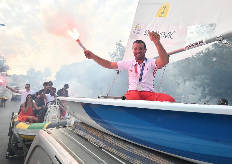 [VIDEO/FOTO] Spektakularni doček za našeg srebrnog olimpijca Tončija Stipanovića u Splitu