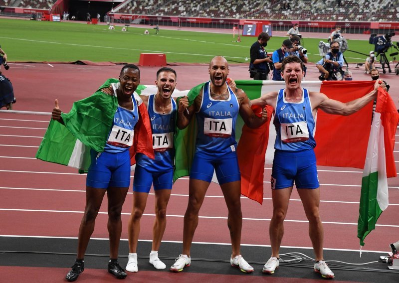 Talijani do senzacionalne pobjede i olimpijskog zlata stigli za samo jednu stotinku sekunde bržim vremenom od Britanaca