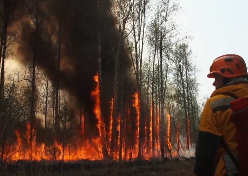 Izvanredno stanje u osam ruskih regija, 250 požara bjesni na tri milijuna hektara zemlje