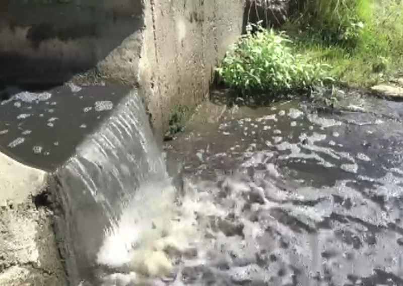 [VIDEO] Abnormalne količine amonijaka, željeza i mangana u Karašici, Valpovčani ustali u spas svoje rijeke