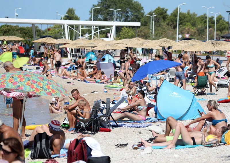 Veliki dio hrvatskih građana si ne može priuštiti tjedan dana ljetovanja, ali zato su tu rodbina i prijatelji