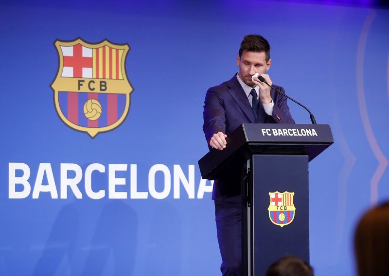 Lionel Messi isplakao je 'potoke suza', a samo koji sat kasnije već je odletio u Pariz kako bi stavio potpis na milijunski ugovor s novim gazdama