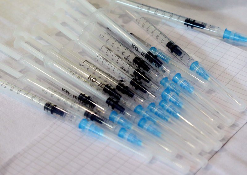Poljska će ponuditi dodatnu dozu cjepiva osobama sa slabim imunitetom