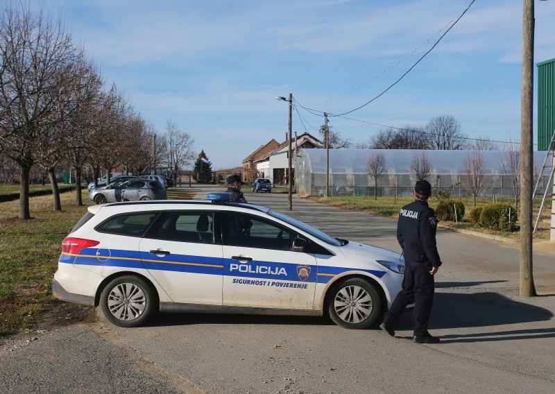 Frontalni sudar dva automobila kod Koprivnice, vozačica preminula, a vozač drugog automobila završio u bolnici s teškim ozljedama