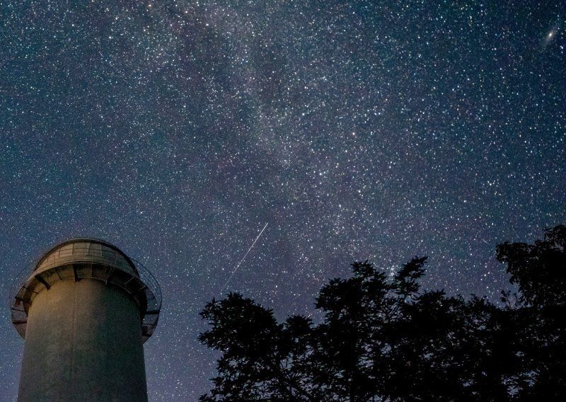 [FOTO] Suze svetog Lovre: Sutra nas čeka kiša meteorita, pripremite se za nebeski spektakl