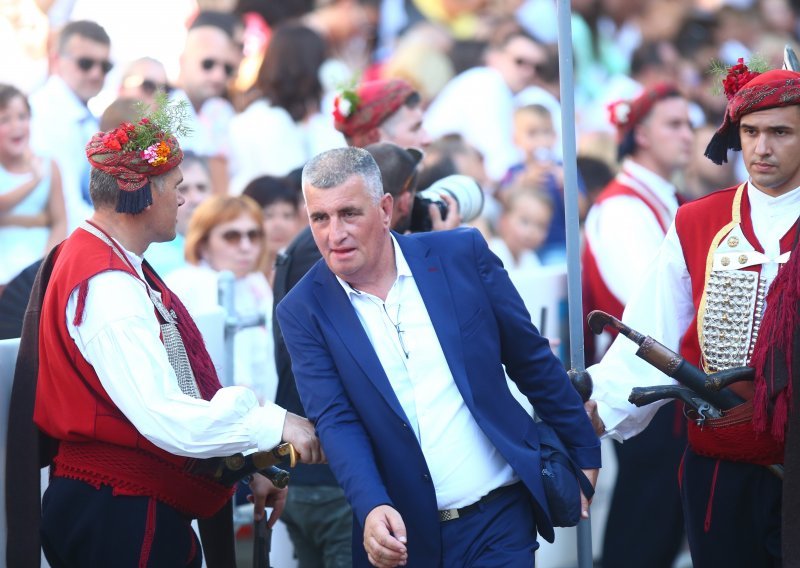 Viteško alkarsko društvo napalo Bulja tvrdeći da je remetio samu Alku. On im odmah  žestoko odgovorio