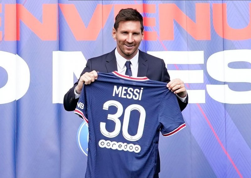 [FOTO] Lionel Messi, nakon što odabrao broj koji će nositi na dresu PSG-a jer za njega ima posebno značenje, obratio se i navijačima: Naravno da je Neymar utjecao na moj dolazak u Pariz!