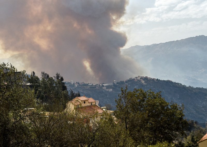 Požar Dixie postao jedan od najdestruktivnijih u povijesti Kalifornije