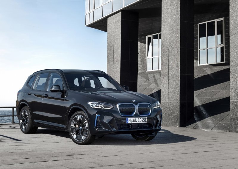 [FOTO/VIDEO] BMW osvježio iX3: Svježa injekcija energije za vrhunsku električnu mobilnost