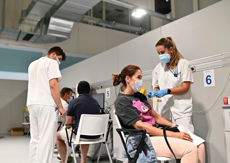 Svaka druga odrasla osoba u Hrvatskoj se cijepila. Plenković poručio: Cjepivo najbolje štiti od teškog oboljenja