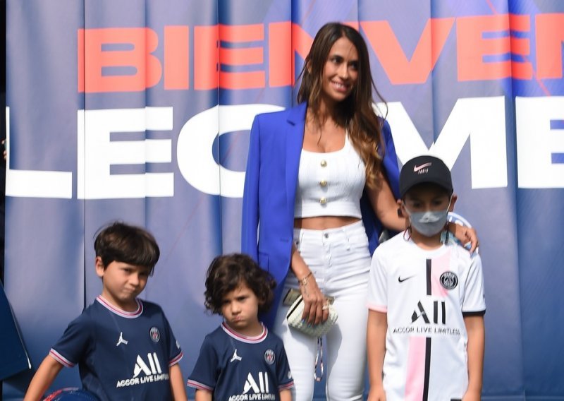 Zbog ugovora s PSG-om kreću sve ispočetka: Supruga Lionela Messija pred novim je životnim izazovom
