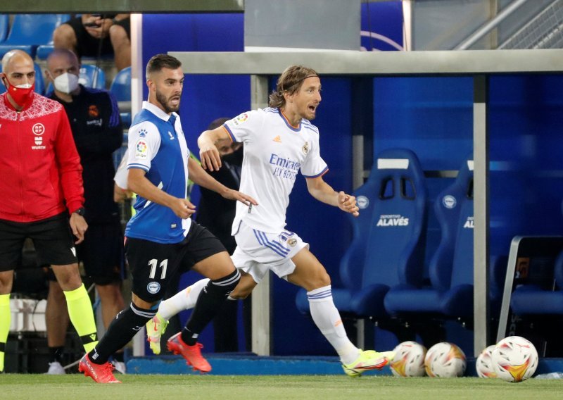 [FOTO] Real Madrid utrpao četvorku na gostovanju kod Alavesa, Luka Modrić upisao jednu asistenciju