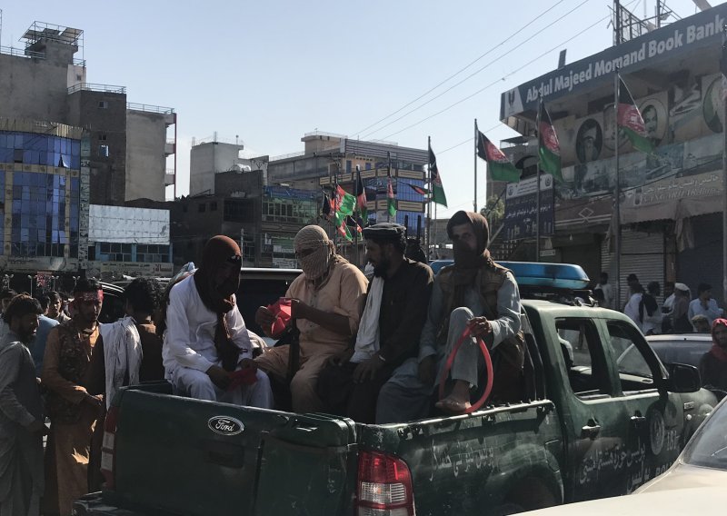 [VIDEO/FOTO] Talibani naviru u Kabul, poznato je i tko će biti na čelu Afganistana nakon primopredaje vlasti