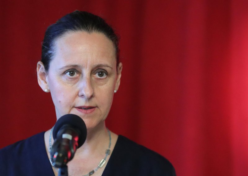 Obuljen Koržinek: VEM se treba očitovati o dodjeli koncesije Top radiju Ivana Jurića Kaćunića