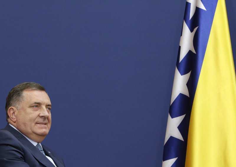 Dodik traži ostavku ministra obrane BiH zbog otkazivanja vježbe s vojskom Srbije: 'On mrzi Srbe!'