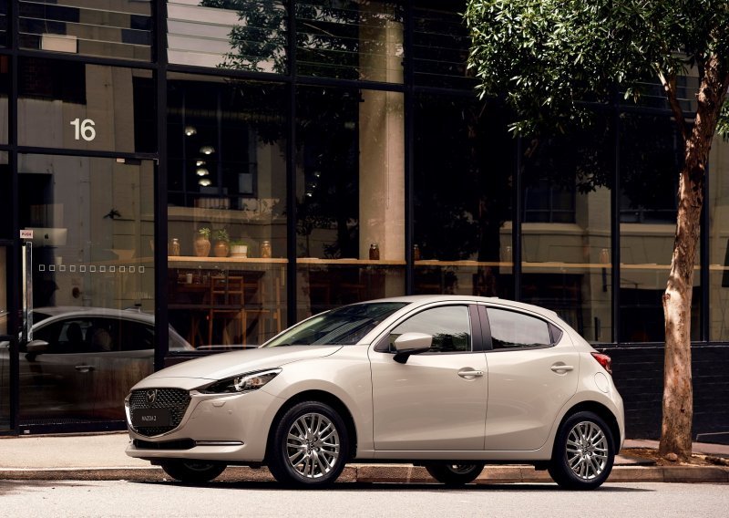 [FOTO] Ovo je osvježena Mazda2: Sve promjene za 2022. godinu