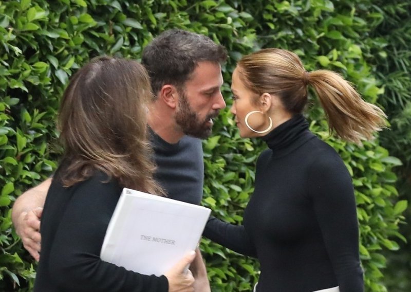 Prepustili se nježnostima: J.Lo i Ben Affleck ponovno dokazali koliko ne mare za paparazze