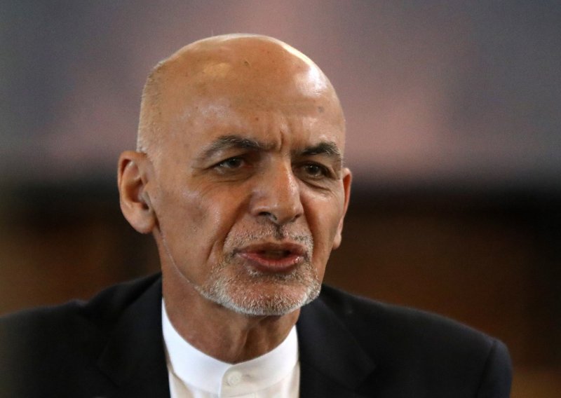 Afganistanski predsjednik javio se iz Emirata: Otišao sam iz Kabula kako bi spriječio krvoproliće, u pregovorima sam da se vratim