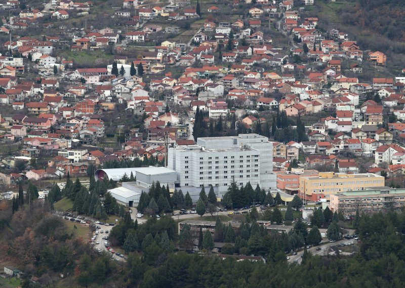 Dio bolnice u Mostaru pretvoren u Covid odjel, odgađaju se svi zahvati koji nisu žurni: 'Propustili smo priliku'