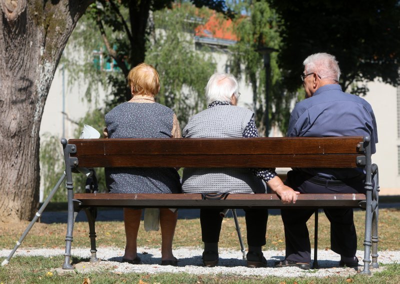 Uskoro kreće isplata uvećanih mirovina za kolovoz, a stiže i razlika za srpanj