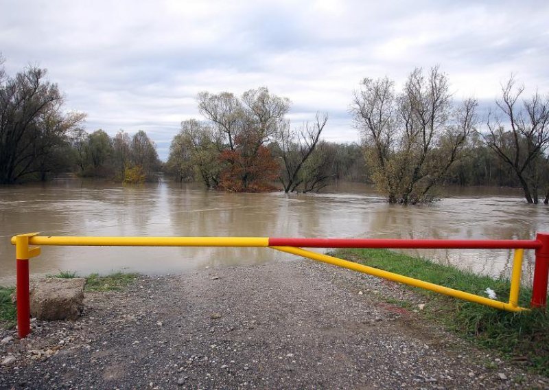 Kritično na nasipu koji od prošle poplave nije saniran