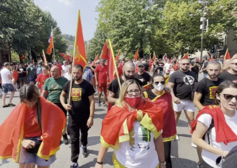 [VIDEO] Tisuće Crnogoraca na ulicama Cetinja: Nećemo dozvoliti ustoličenje mitropolita, to je pristanak na okupaciju