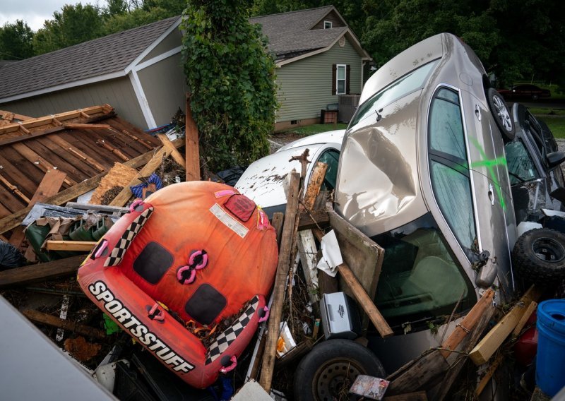 Poplave u Tennesseeju odnijele najmanje 21 život, dok se za 50 osoba traga