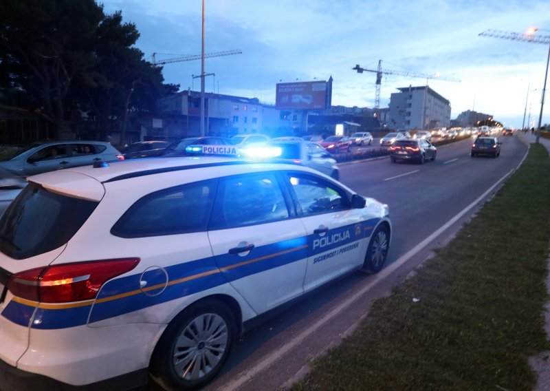 Split: Policajac udaljen iz službe zbog obiteljskog nasilja i prijetnji