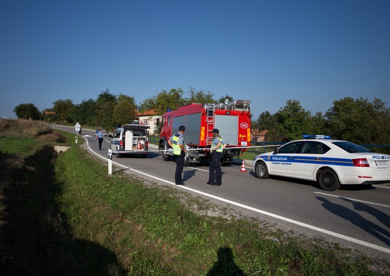 Usred noći dogodio se frontalni sudar automobila u Zaboku, dvije osobe su teško ozlijeđene