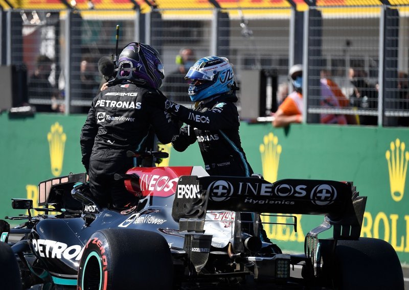 Tko će uz Lewisa Hamiltona biti u bolidu Mercedesa? Zna se što je aktualni prvak poručio Valtteriju Bottasu...