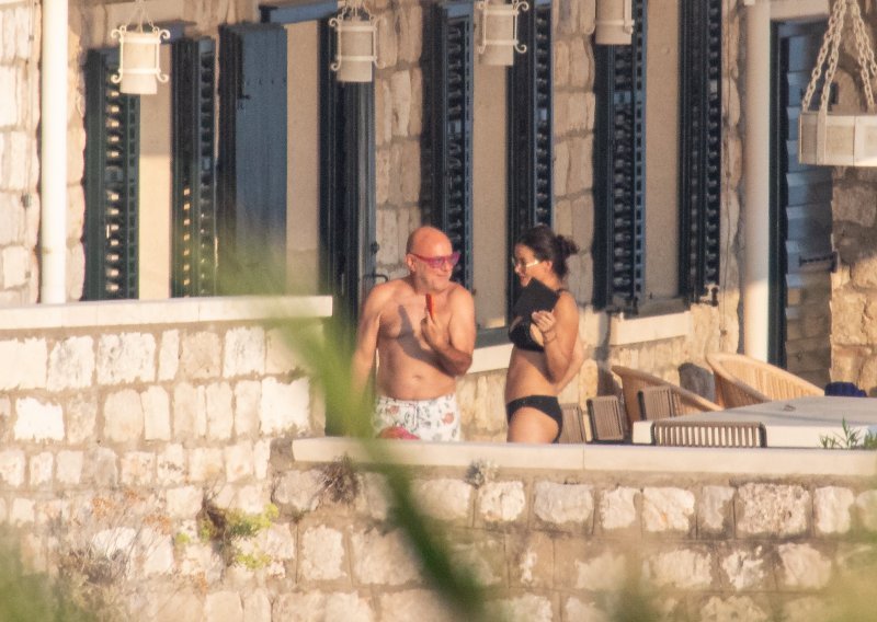 [FOTO] Demi Moore uživa na terasi superluksuzne dubrovačke vile