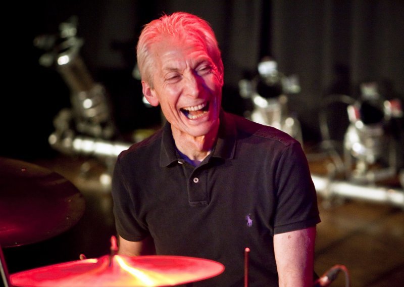 Legendarni bubnjar Charlie Watts bio je žila kucavica Stonesa na pozornici i izvan nje i pravi engleski gospodin rock'n'rolla