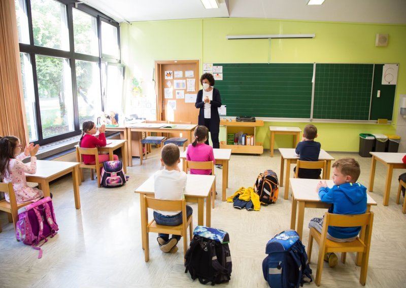 Zaposlenima u školama u Sloveniji prijeti otkaz ako se odbiju testirati