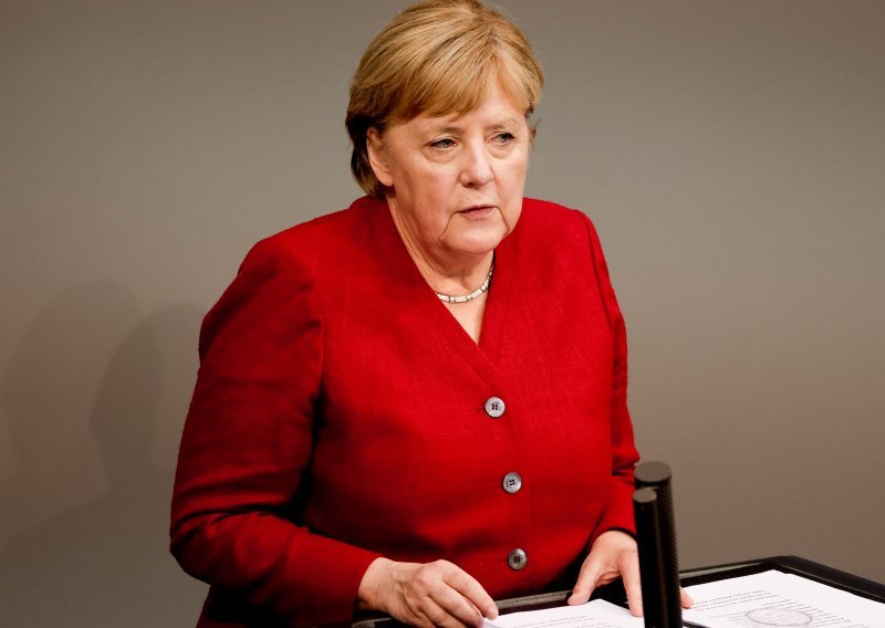 Merkel za dijalog s talibanima; Berlin će pomagati i nakon 31. kolovoza
