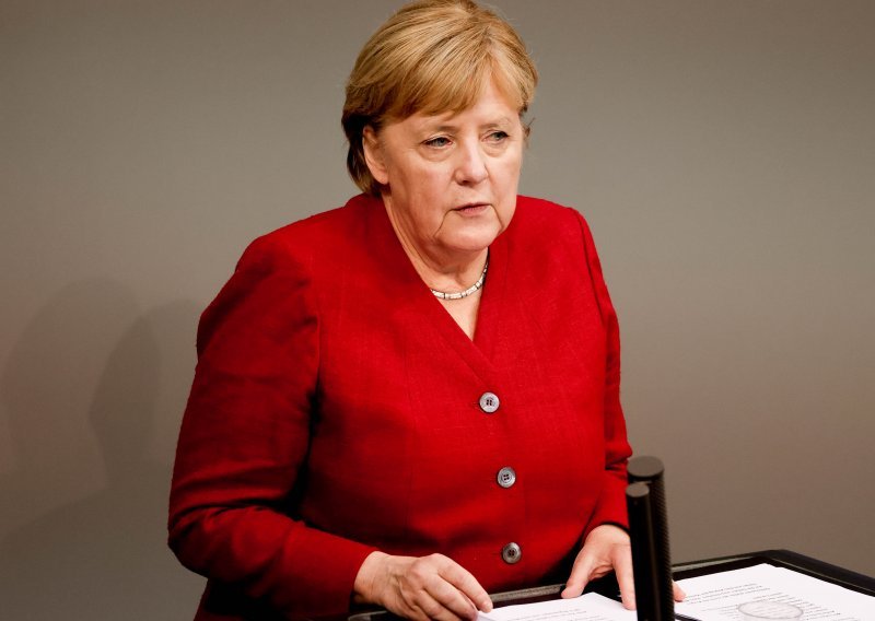 Merkel za dijalog s talibanima; Berlin će pomagati i nakon 31. kolovoza