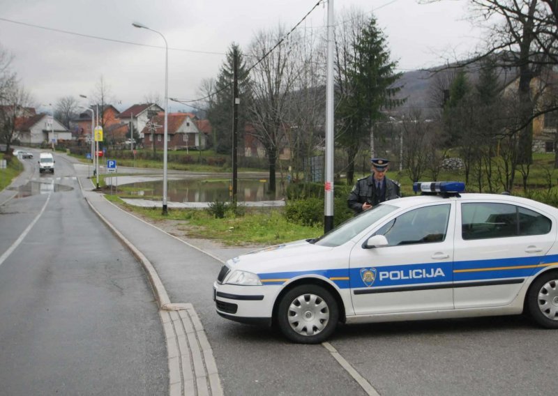 Vozio pijan i bez položenog vozačkog pa zaradio drakonsku kaznu