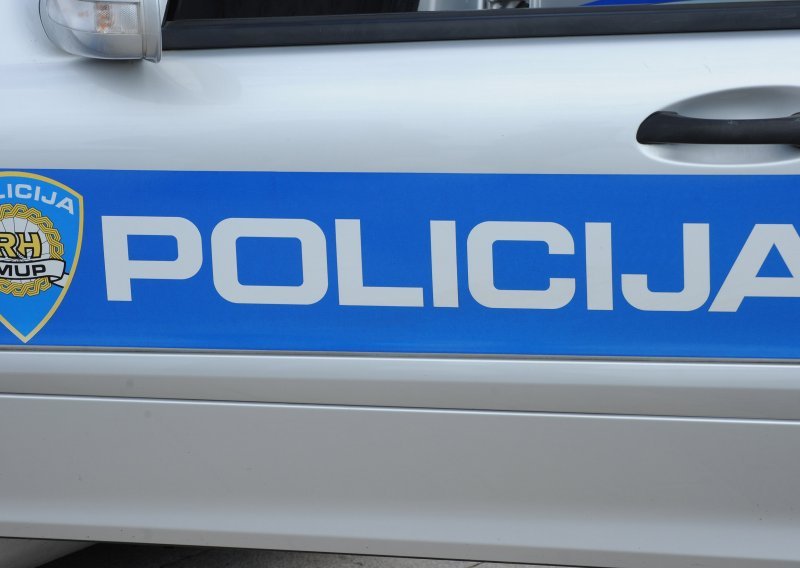 Policija objavila uzrok teške prometne nesreće kod Brinja u kojoj je stradao 11-godišnjak